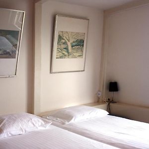 Double Kamer met een Gezamenlijke Badkamer